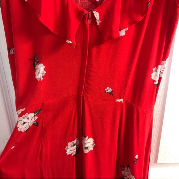 Divided by H&M Red Floral Jumper. Size 4 - Picture 5 of 12